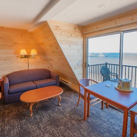 Quality Inn & Suites Mackinaw City Beachfront Dış mekan fotoğraf