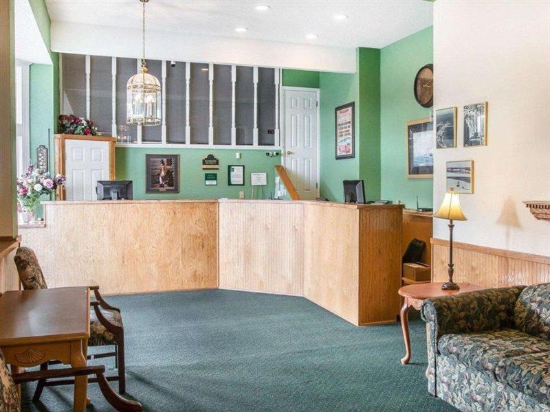 Quality Inn & Suites Mackinaw City Beachfront Dış mekan fotoğraf