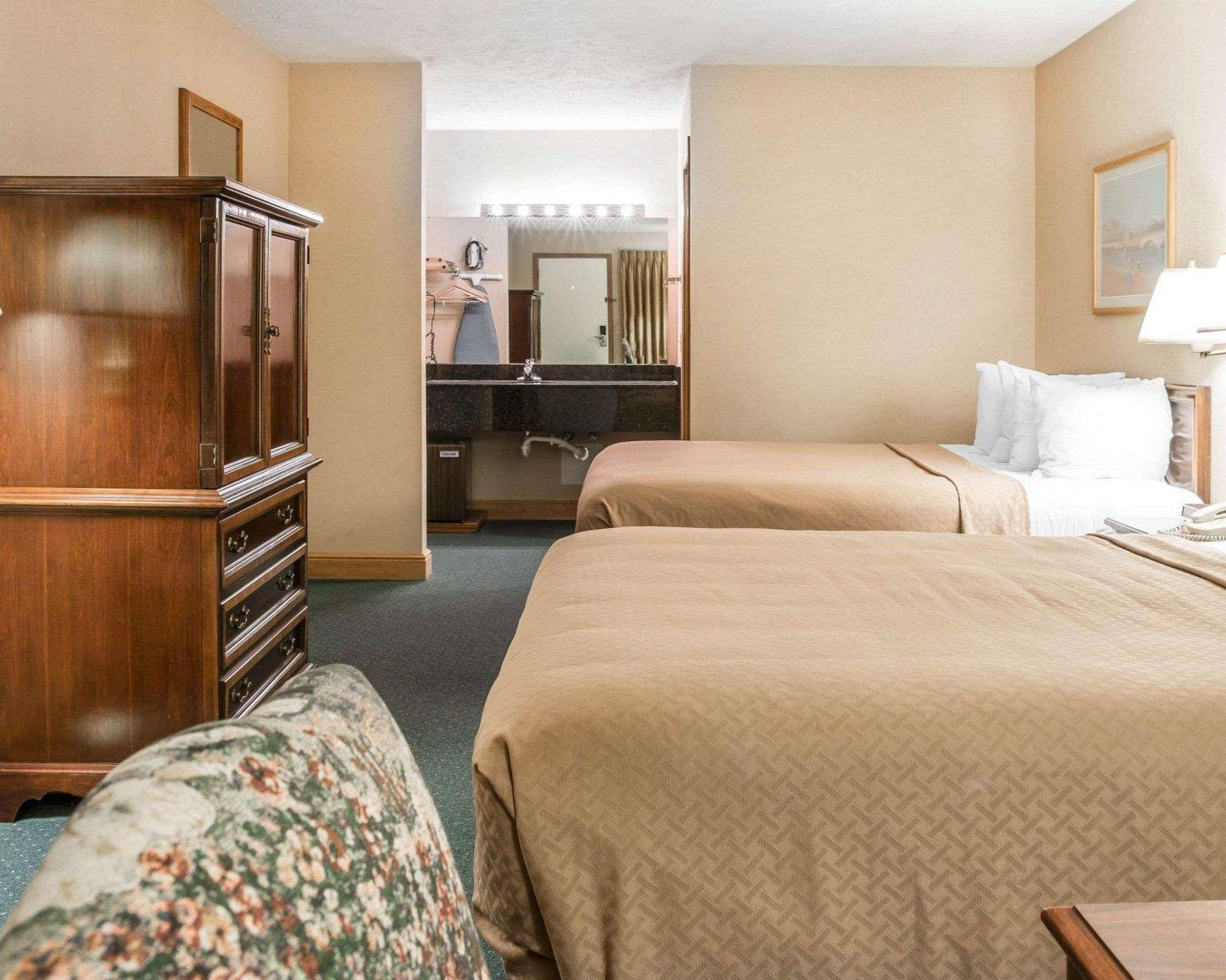 Quality Inn & Suites Mackinaw City Beachfront Dış mekan fotoğraf