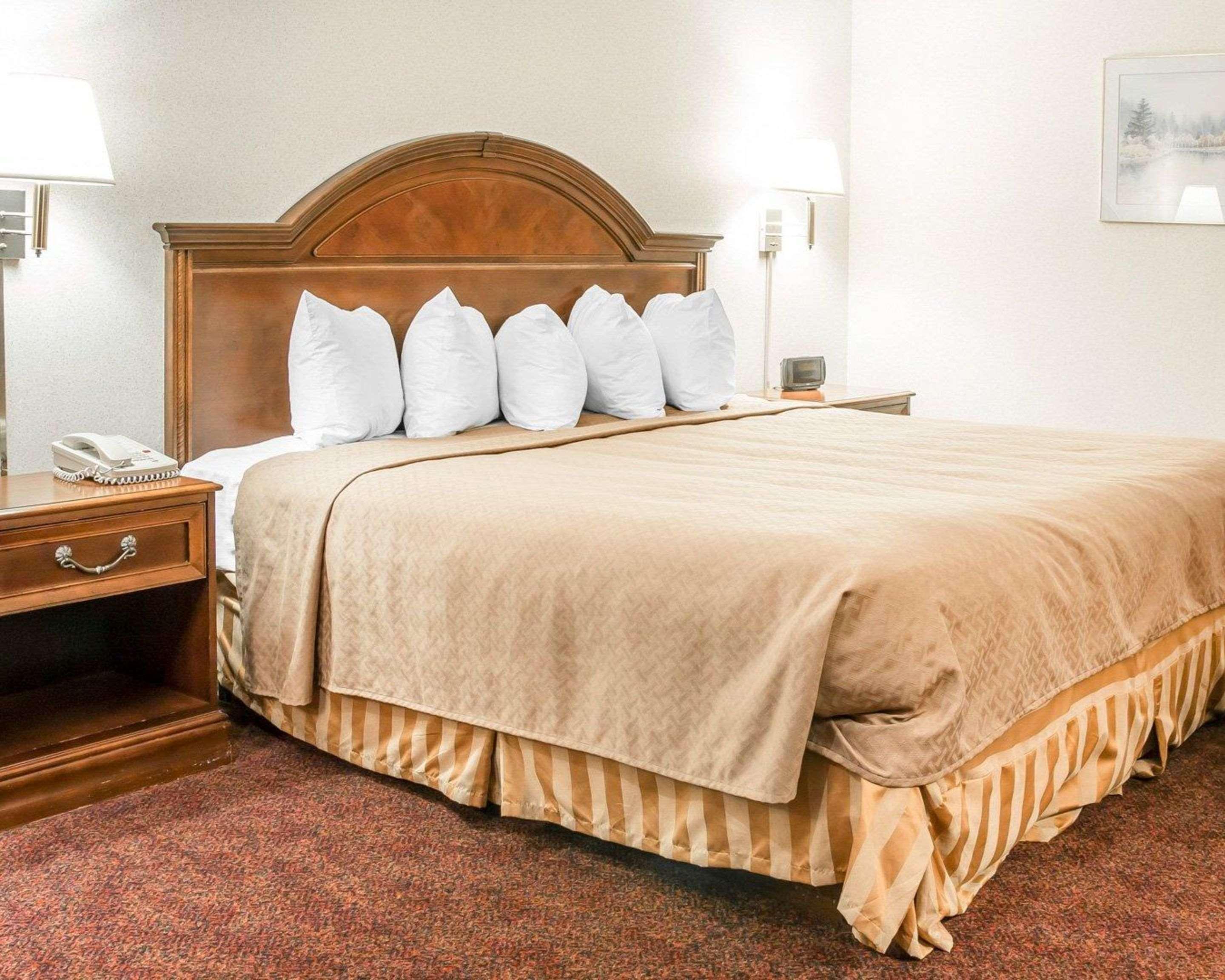 Quality Inn & Suites Mackinaw City Beachfront Dış mekan fotoğraf