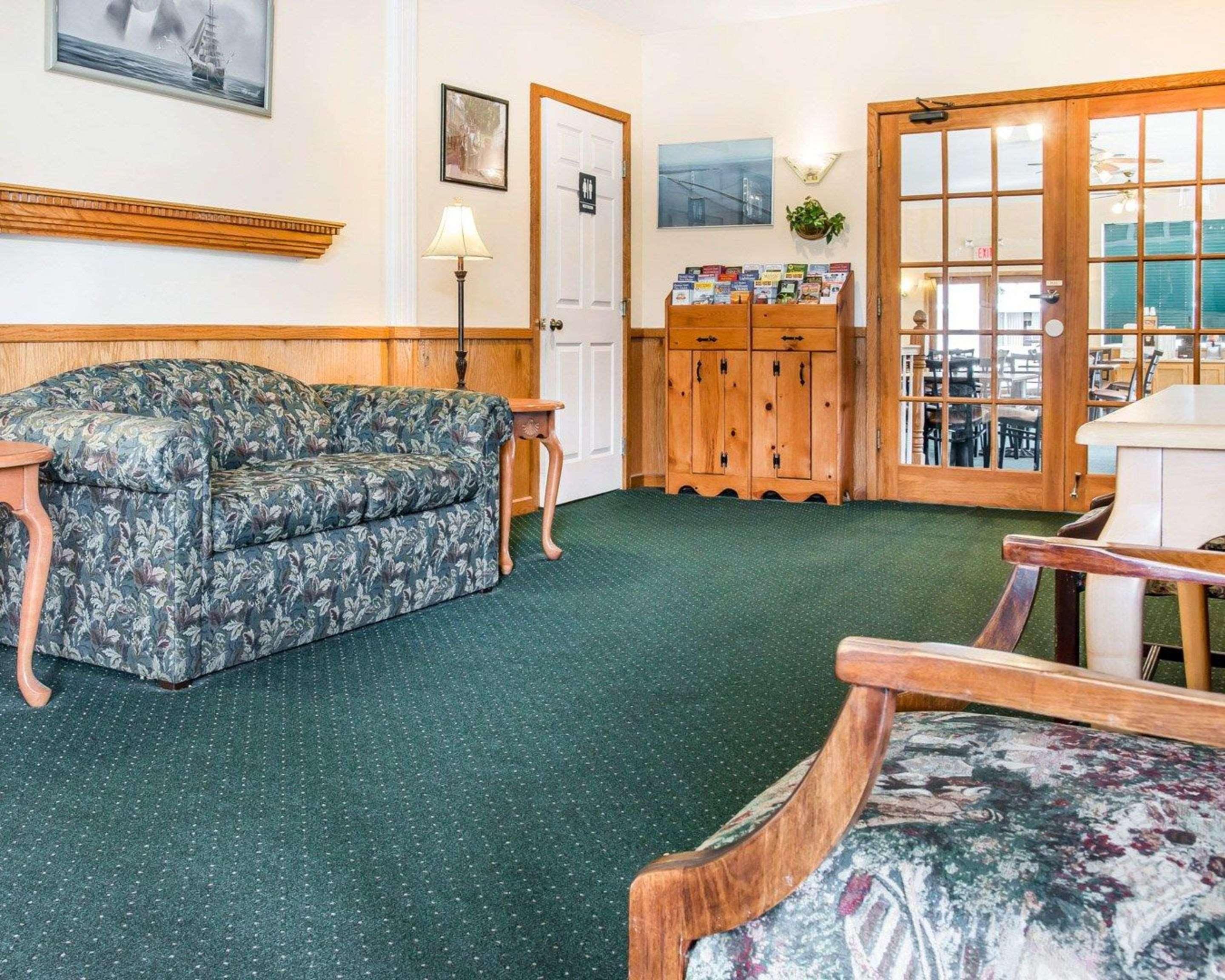 Quality Inn & Suites Mackinaw City Beachfront Dış mekan fotoğraf
