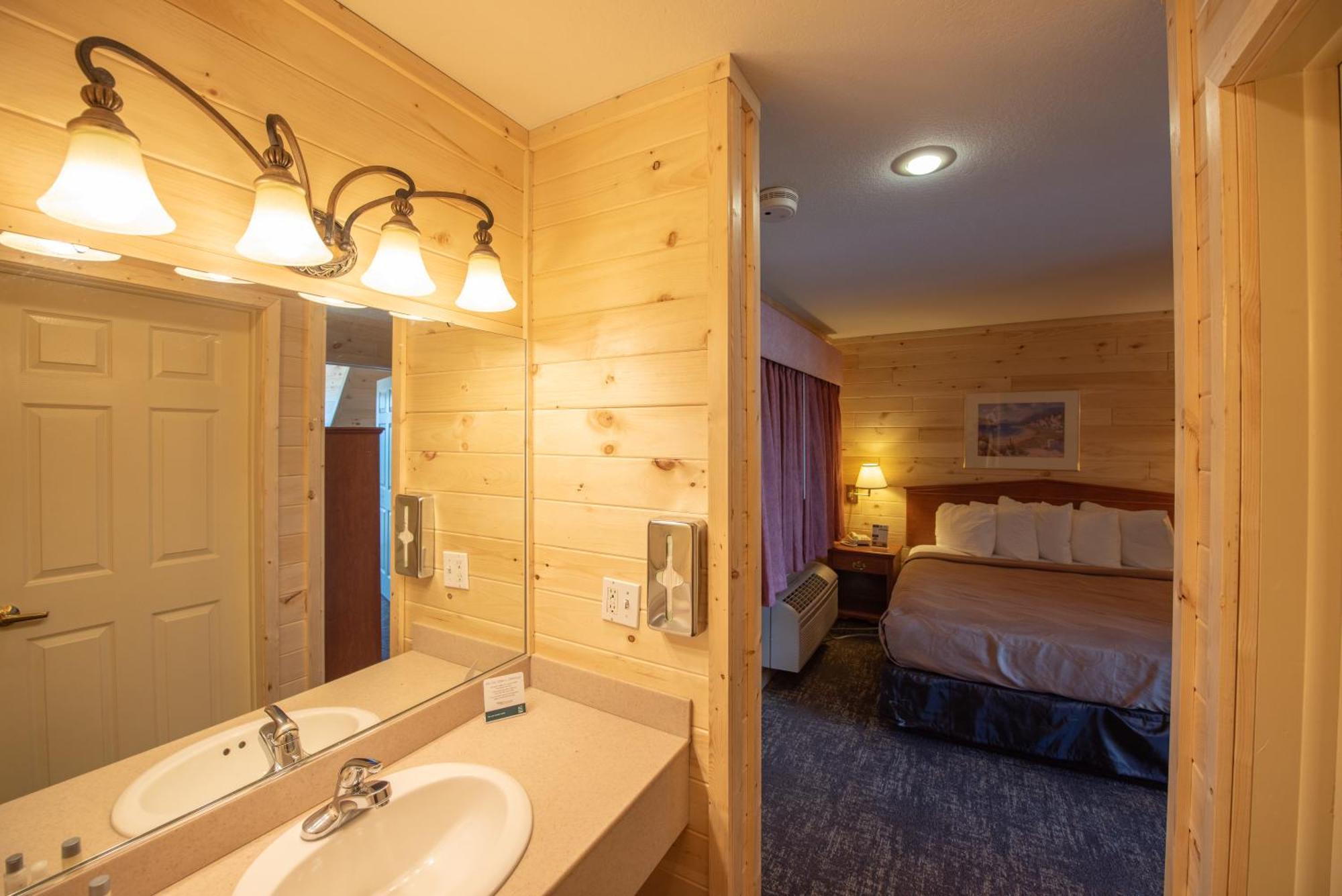 Quality Inn & Suites Mackinaw City Beachfront Dış mekan fotoğraf