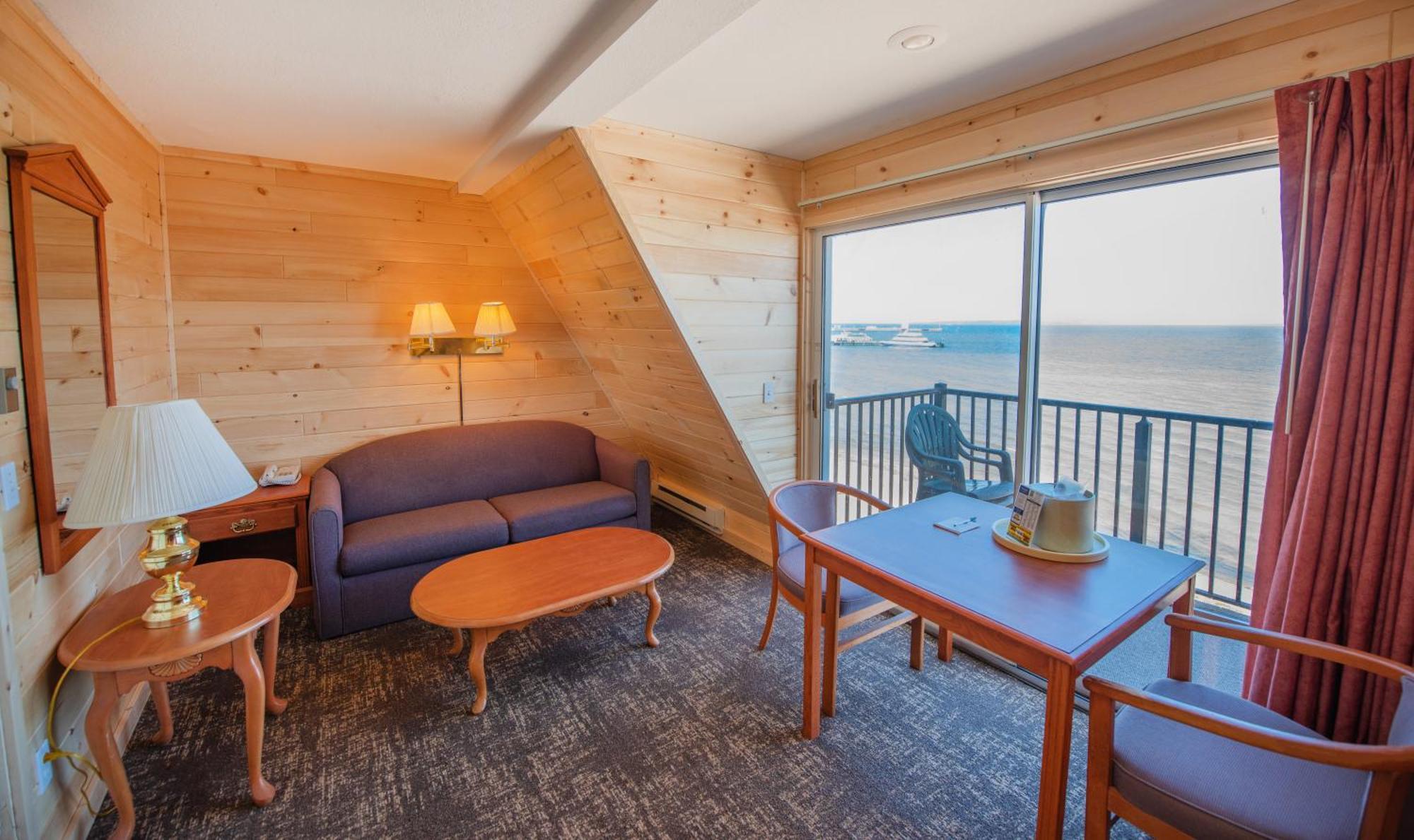 Quality Inn & Suites Mackinaw City Beachfront Dış mekan fotoğraf