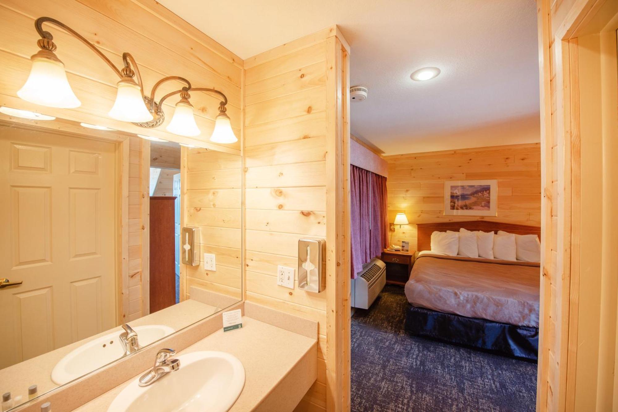 Quality Inn & Suites Mackinaw City Beachfront Dış mekan fotoğraf