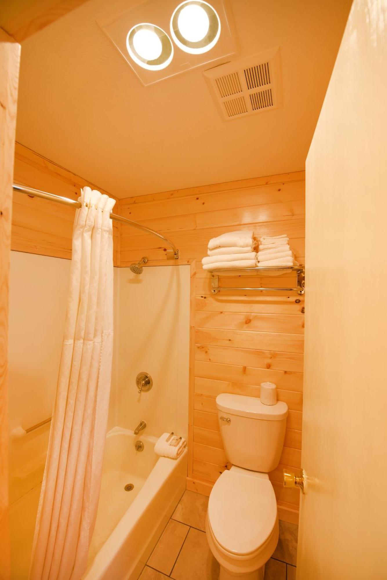 Quality Inn & Suites Mackinaw City Beachfront Dış mekan fotoğraf