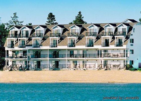 Quality Inn & Suites Mackinaw City Beachfront Dış mekan fotoğraf
