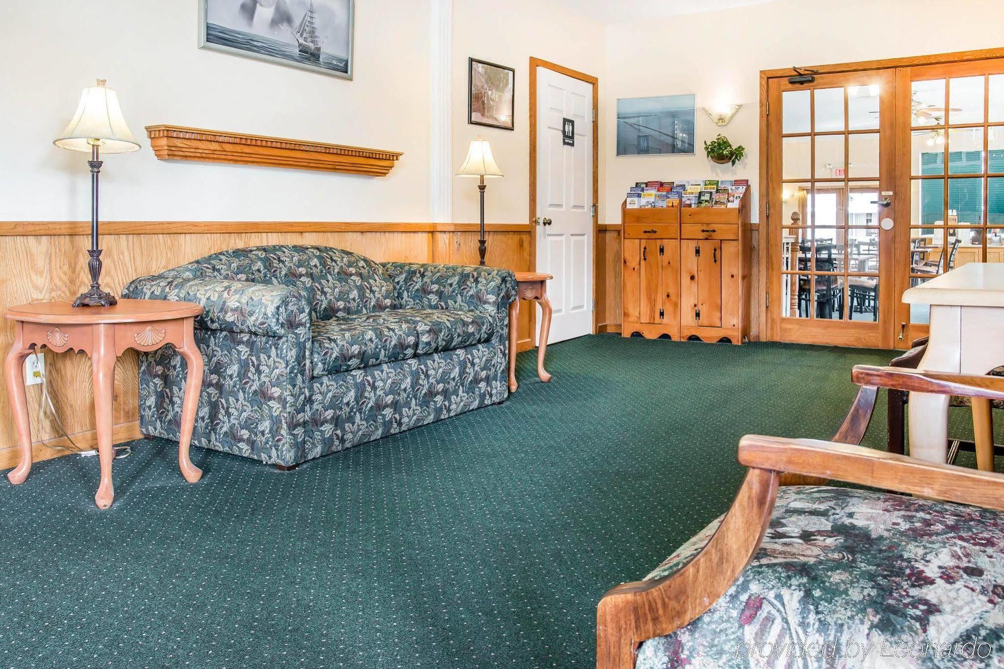 Quality Inn & Suites Mackinaw City Beachfront Dış mekan fotoğraf