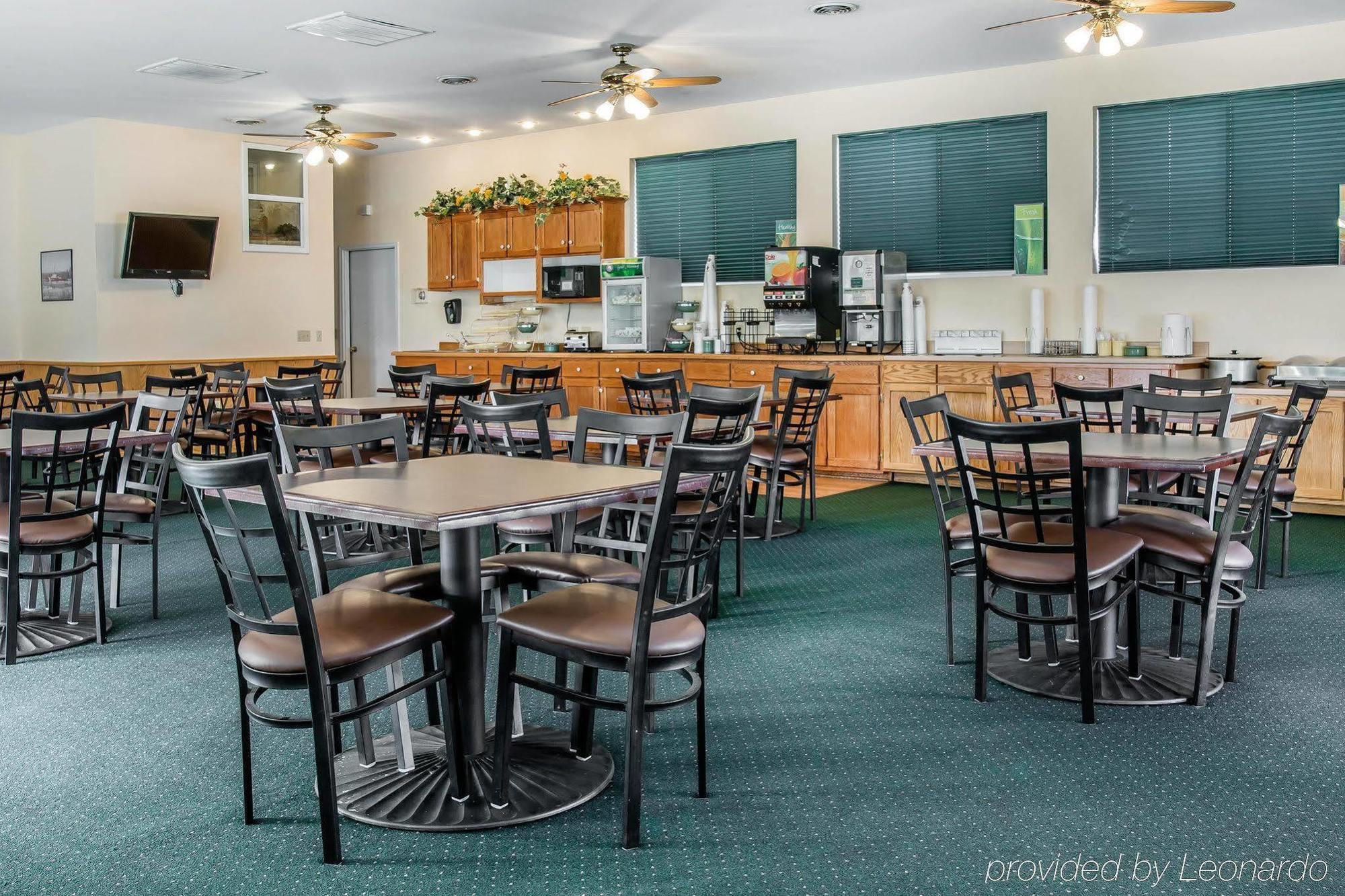 Quality Inn & Suites Mackinaw City Beachfront Dış mekan fotoğraf