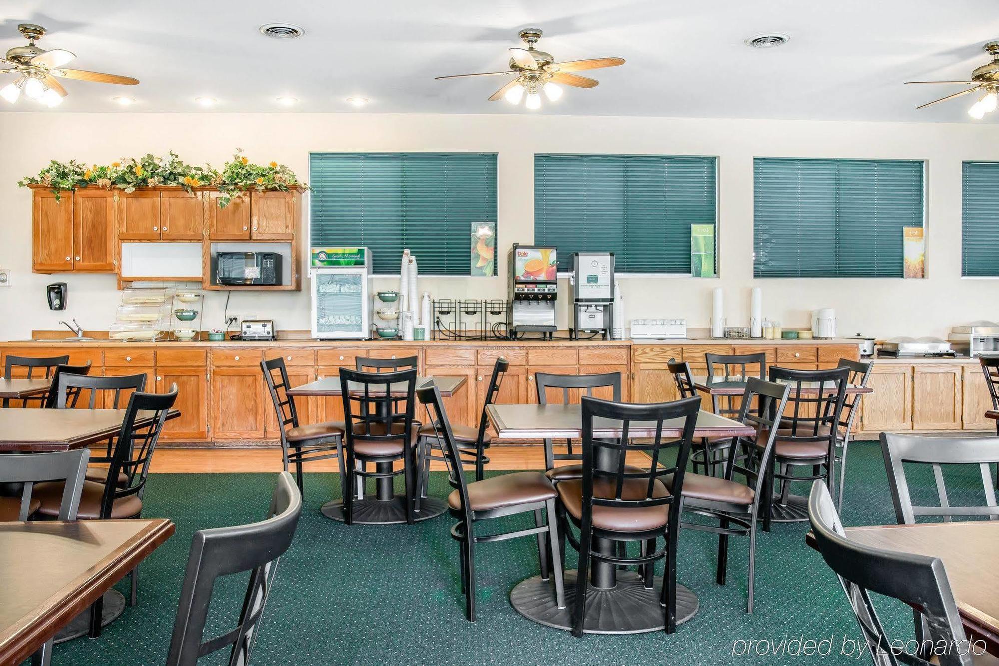 Quality Inn & Suites Mackinaw City Beachfront Dış mekan fotoğraf