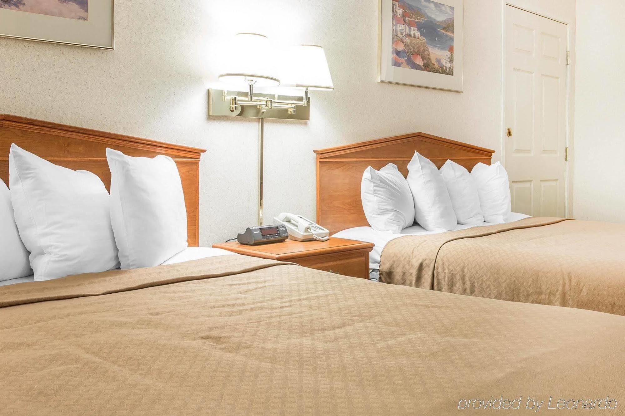 Quality Inn & Suites Mackinaw City Beachfront Dış mekan fotoğraf